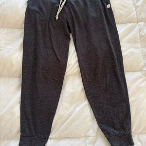 Vuori Men’s Joggers size Medium heathers grey GUC